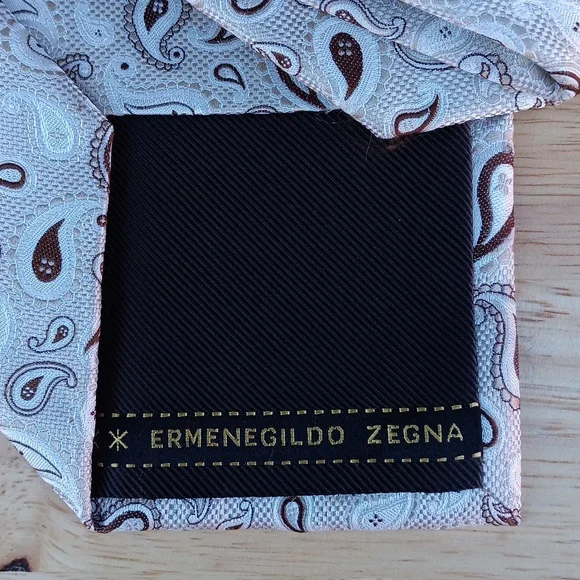 Paisley Patterned Tie - Cream and Brown - Ermenegildo Zegna - Picture 3 of 5